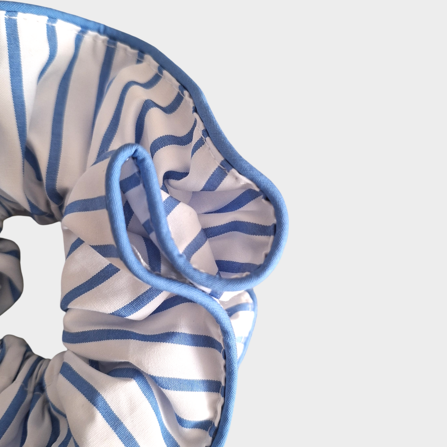 ducksessory_blue_white_stripes_scrunchie